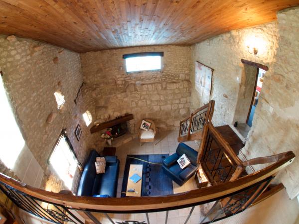 Sunflower Lodge - view of the lounge from the mezzanine bedroom (fish-eye view)